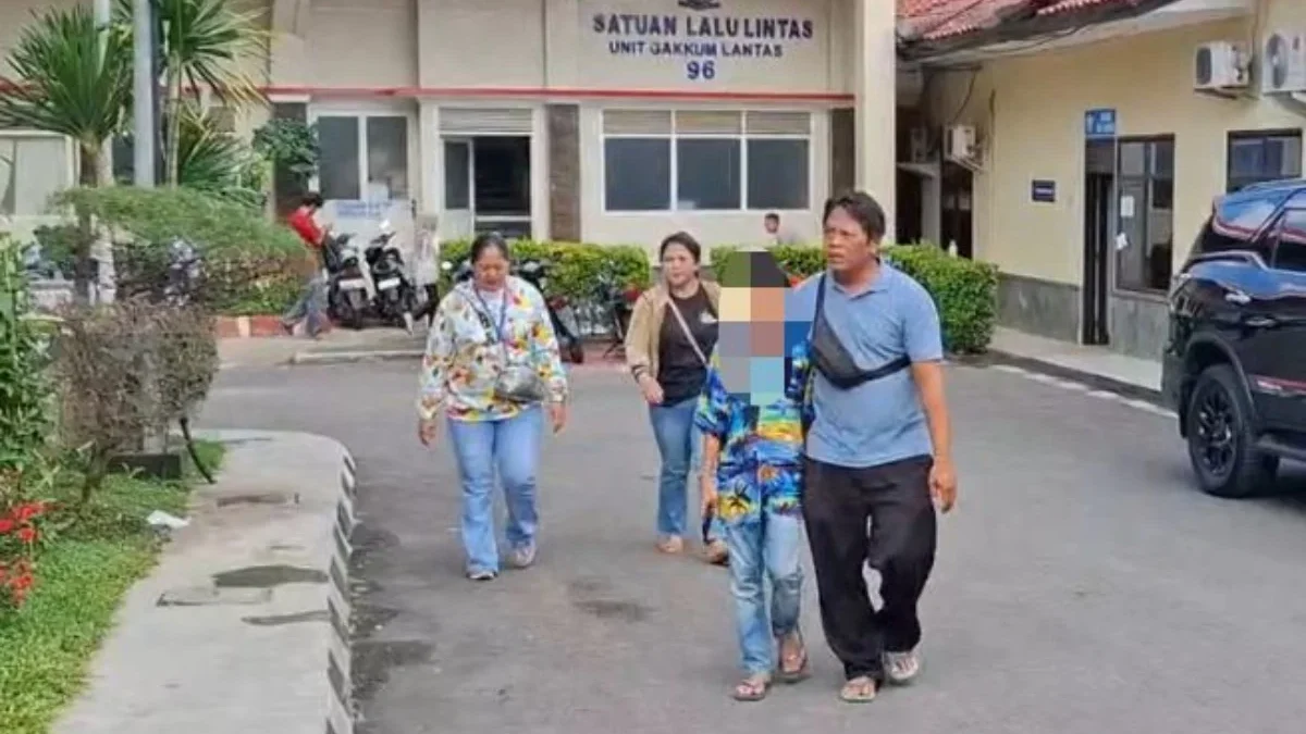 keluarga dari korban bersama ayahnya dan kedua bibinya mendatangi Kepolisian Resor Kota (Polresta) Bandung untuk menjalani pemeriksaan lebih lanjut pada Senin (30/6/2025). Foto Istimewa