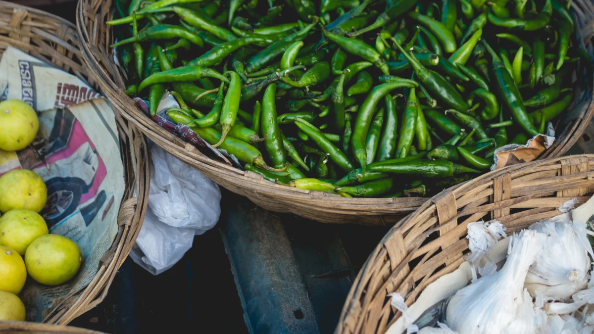 Harga Pangan Terkini: Cabai Rawit Turun Jadi Rp50.963/Kg, Bawang Merah Rp39.642/Kg