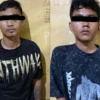 Kedua pelaku berinisial UR (28) dan MRS (18) diduga melakukan pencurian di sebuah rumah warga di Kampung Sukatinggal, Desa Patrolsari, Kecamatan Arjasari, Kabupaten Bandung, pada Rabu (11/6). Foto Istimewa