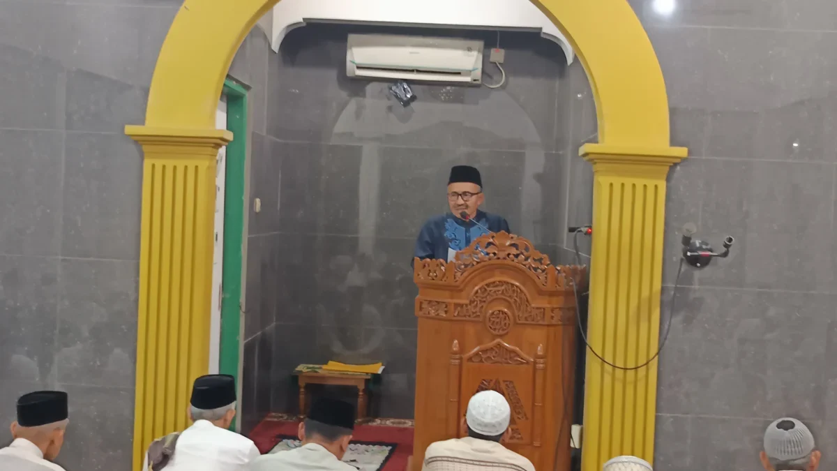 Pesan Rasulullah Tersiar dari Masjid Al-Hikmah Nuansa Majasem Cirebon Prof Dr Yayat Suryatna MAg, menyampaikan khutbah Sholat Iedul Adha