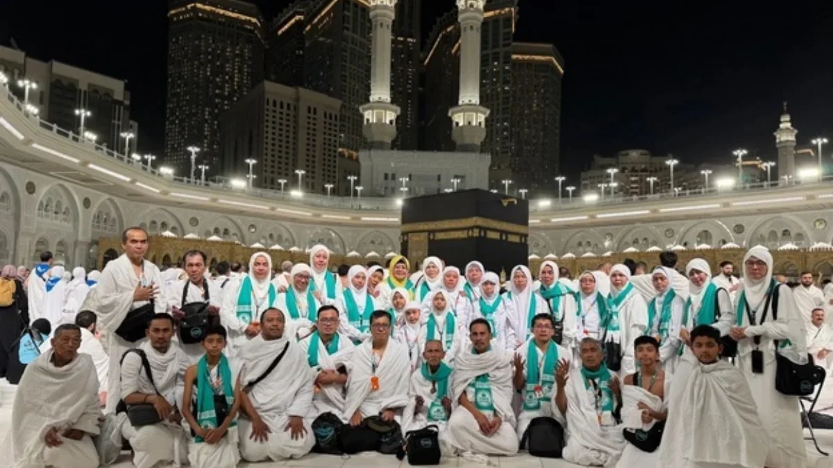 Pengalaman Umroh sebagai perjalanan spiritual yang mengubah cara pandang terhadap hidup, diri sendiri, dan hubungan dengan Tuhan.