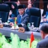 Menteri Luar Negeri Sugiono (tengah) dalam Pertemuan Menteri Luar Negeri ASEAN–China di sela-sela rangkaian ASEAN Foreign Ministers’ Meeting/Post-Ministerial Conference (AMM/PMC) ke-58 di Kuala Lumpur, Malaysia. (Foto/ANTARA)