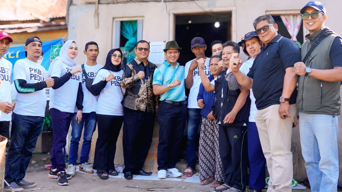 Bedah Rumah PKB, Dadang Supriatna : Tahun Depan Kami Bedah 5 Ribu Rutilahu Ketua DPC PKB Kabupaten Bandung Dadang Supriatna Laksakan Bedah Rumah di 31 Kecamatan