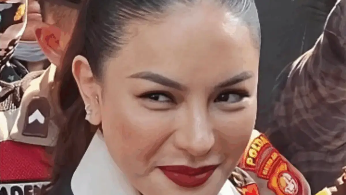 Bibir Merah Menyala Nikita Mirzani Curi Perhatian, ini Mereknya Bibir Merah Menyala Nikita Mirzani Curi Perhatian, ini Mereknya