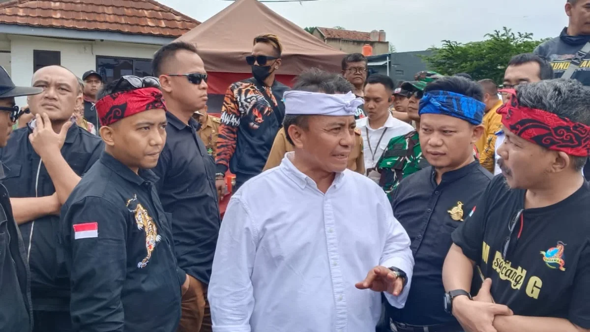 Warga Protes Penutupan Akses Ciroyom–Arjuna, Minta Jembatan Penyeberangan Segera Dibangun