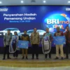PENYERAHAN Hadiah Utama BRImo FSTVL 2024 di BRI Regional Office Bandung.