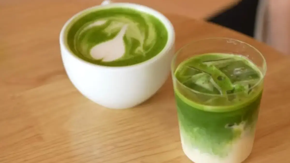 7 Resep Dessert Matcha yang Bermanfaat untuk Kesehatan, Lebih dari Sekadar Enak Hot and Iced Matcha Latte.