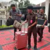 Tim penyidik dari Seksi Tindak Pidana Khusus (Pidsus) menggeledah kantor Dinas Kesehatan (Dinkes) Kabupaten Ba