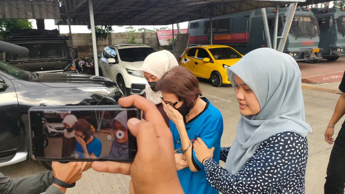 Dok. LS alias POPO salah satu DPO dalam sindikat perdagangan bayi jaringan internasional saat berhasil diringkus oleh Polda Jabar. Sabtu (19/7). Foto. Sandi Nugraha.