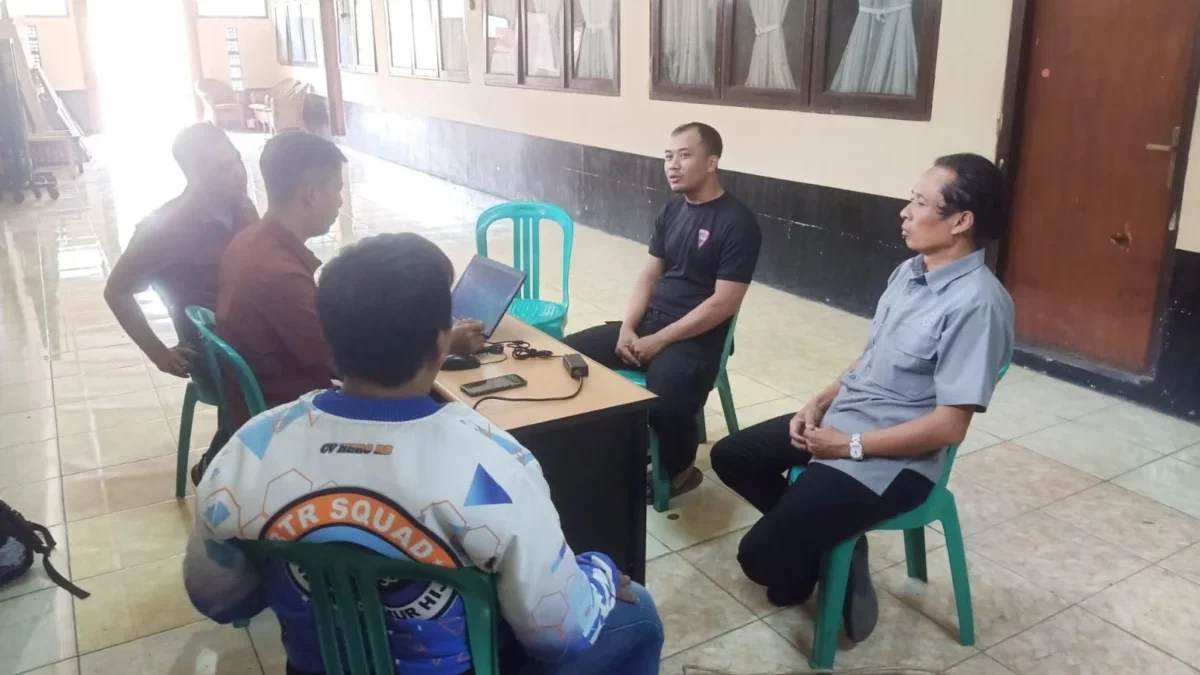 Eks Anggota Polri dari Satuan Brimob Polda Jabar yang Tipu Pakai QRIS Palsu Masih Gentayangan, Kinerja Polisi Dipertanyakan! Anggota Polri, Polri, Brimob, Penipuan, QRIS Palsu,