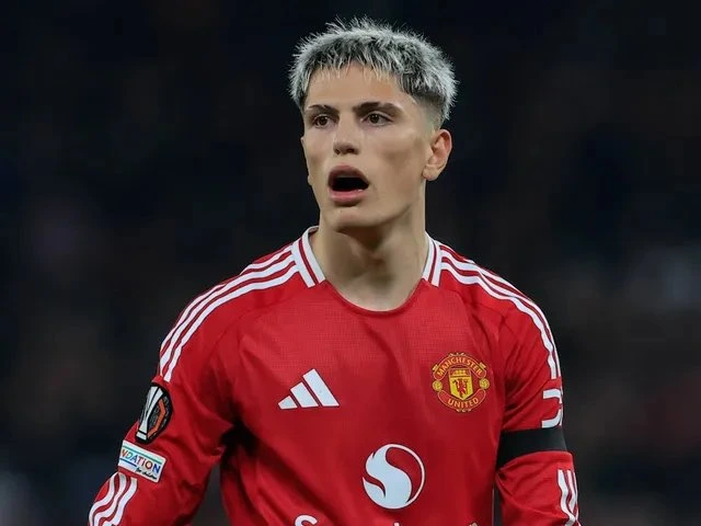 Manchester United Siap Korbankan Garnacho Demi Datangkan Nicolas Jackson Manchester United Siap Korbankan Garnacho Demi Datangkan Nicolas Jackson