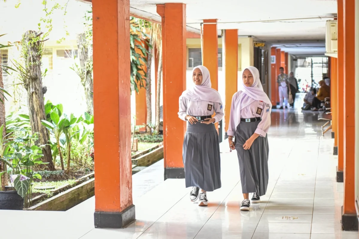 Rombel 50 Siswa dalam Satu Kelas, Sekolah Negeri Pilih Abaikan Kebijakan Dedi Mulyadi