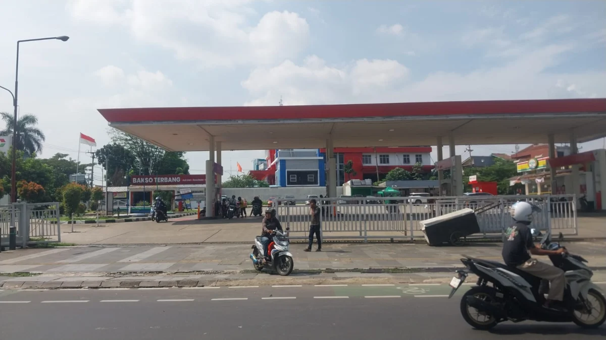 BBM Nonsubsidi Naik, Masyarakat Pertimbangkan Beralih ke Transportasi Umum