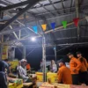 Petugas BPBD saat memberikan edukasi kepada enam orang yang usai melakukan tracking di Cisadon, Kabupaten Bogor. Foto: BPBD Kabupaten Bogor