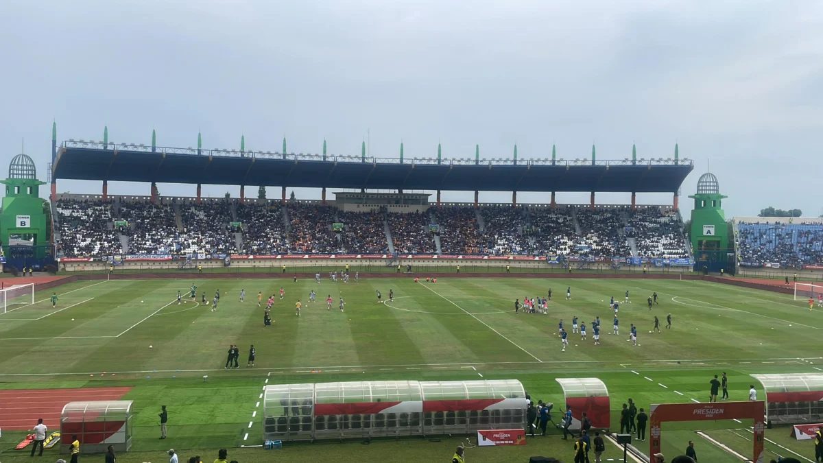 Laga pembuka Piala Presiden 2025 di Stadion Si Jalak Harupat