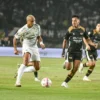 Persib Bandung Ditahan Imbang Dewa United 1-1, Gol William Marcilio Terbalas Pinalti di Menit Akhir