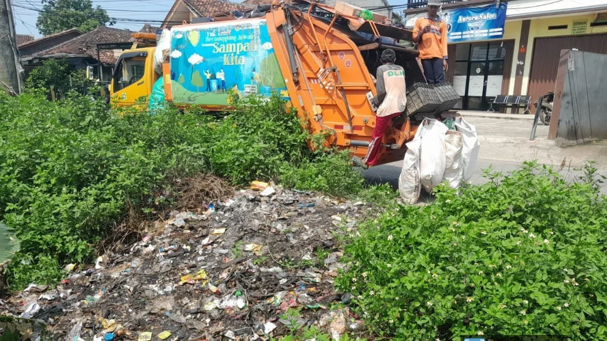 Jaga Kebersihan Lingkungan, Pemkab Bogor Gelar Operasi Sampah Liar di Wilayah Cigudeg dan Tenjo Operasi Sampah Liar di Wilayah Cigudeg dan Tenjo Kabupaten Bogor