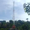 Menara BTS di Dusun Lebakbitung, Desa Mekarbakti, Kecamatan Pamulihan, Kabupaten Sumedang telah berdiri tegak di tengah proses perizinan PBG yang belum keluar.