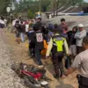Miris! Tertemper Kereta di Perlintasan Tanpa Palang, Penjual Mainan Keliling Meninggal di Tempat