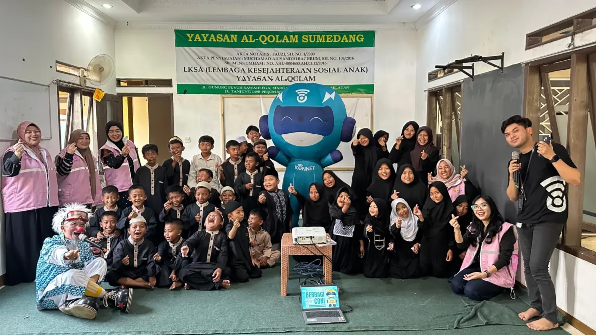 ICONNET Rayakan Hari Anak Nasional Bersama Yayasan Al-Qolam: Hadirkan Keceriaan Lewat Koneksi dan Kepedulian ICONNET Rayakan Hari Anak Nasional Bersama Anak-Anak Yayasan Al-Qolam: Hadirkan Keceriaan dan Harapan Lewat Ko