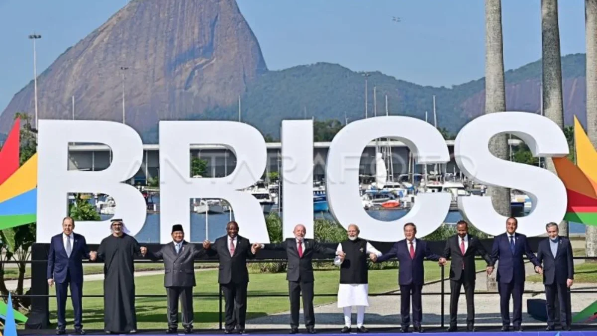 India dan China Tolak Ancaman Sanksi NATO Terkait Perdagangan dengan Rusia