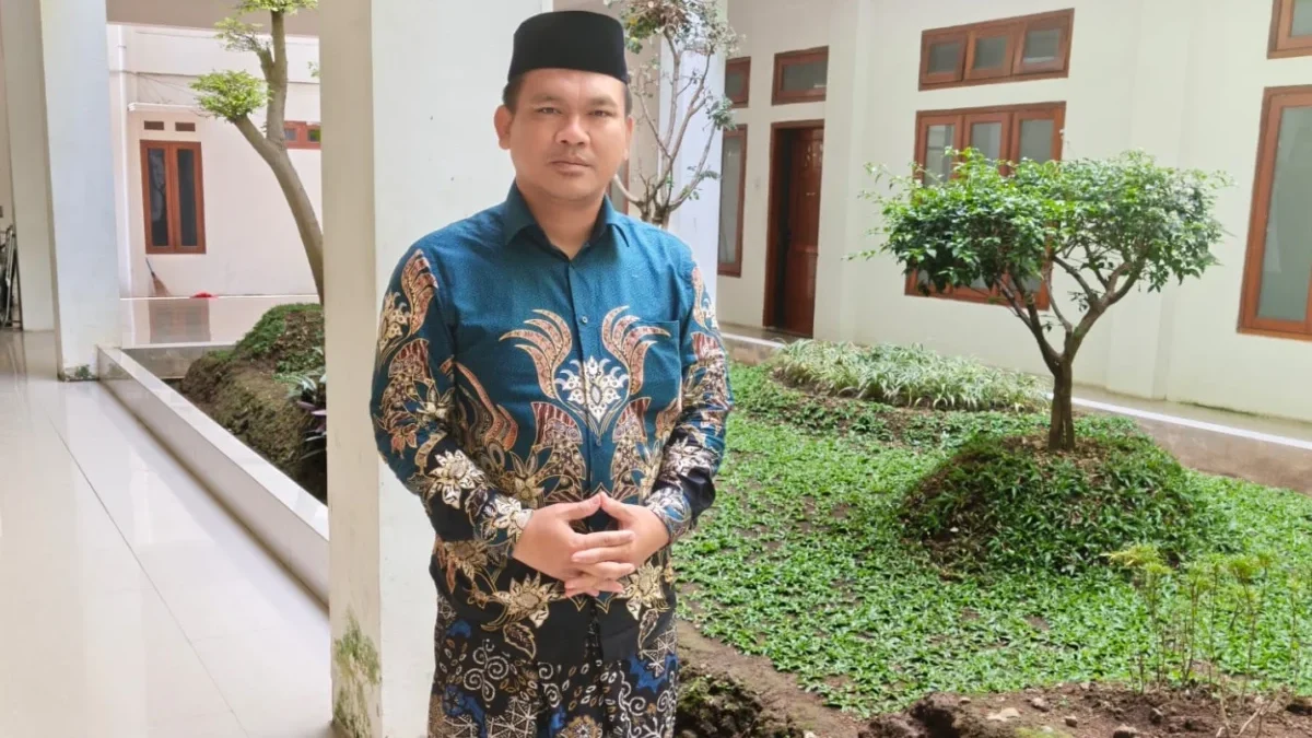Ketua Persatuan Guru Nahdlatul Ulama (Pergunu) Jawa Barat, Saepuloh mengecam kebijakan 50 siswa per rombel di Jabar.