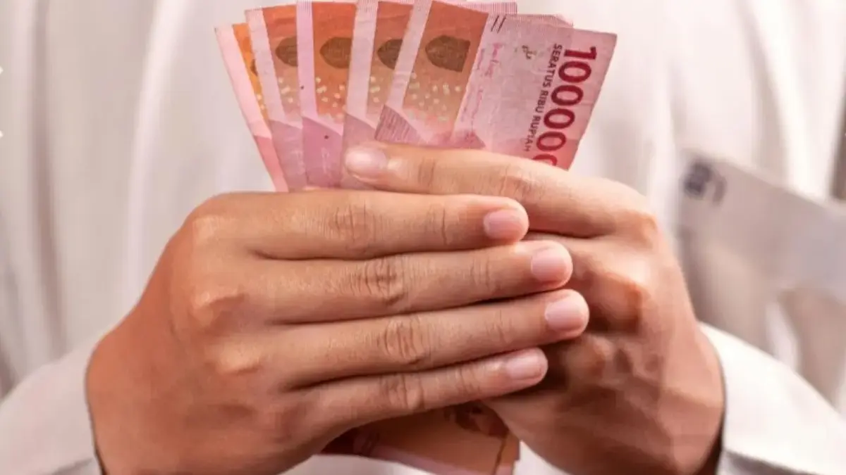 Kamu Penerima BSU Batch 4 Tapi Masih Belum Dapat? Ini 5 Solusi yang Bisa Dicoba Uang Rupiah foto ilustrasi dana BSU 2025 batch 4.