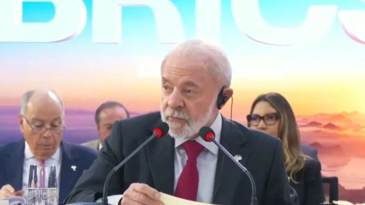Deklarasi BRICS 2025: Perkuat Multilateralisme, Buka Peluang Ekonomi Baru bagi Indonesia Presiden Lula Kecam Lonjakan Belanja Militer Global