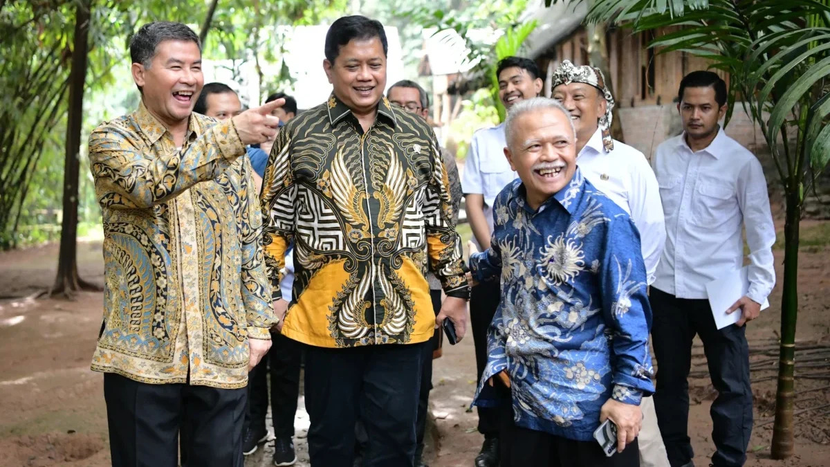 Provinsi Jawa Barat akan mengawali jadi pelopor dalam membudidayakan tanaman bambu yang banyak memiliki manfaat. Provinsi Jawa Barat akan mengawali jadi pelopor dalam membudidayakan tanaman bambu yang banyak memiliki manfaat.