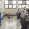 ANTUSIAS: Proses belajar mengajar SMA Pasundan 2 Cimahi di hari pertama masuk sekolah tahun ajaran baru pada Senin, 21 Juli 2025. (FOR JABAR EKSPRES)