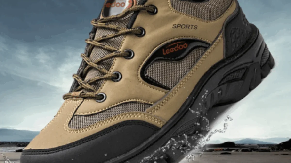 7 Sepatu Gunung Wanita Terbaik 2025: Tangguh, Nyaman, dan Siap Hadapi Medan Berat Sepatu Gunung Wanita Terbaik 2025