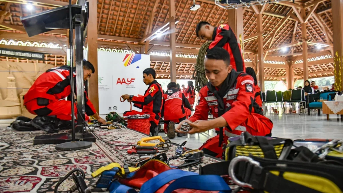 Pelepasan Tim Ekspedisi 1000 Jembatan Gantung ke Papua di Pendopo Bandung