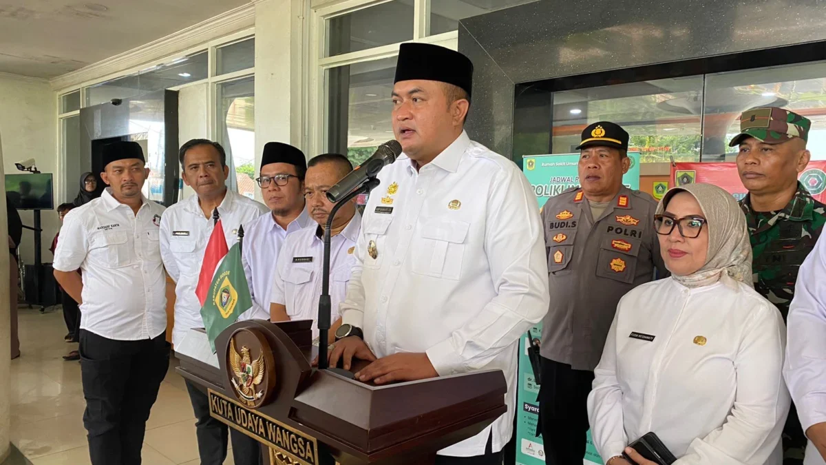 Bupati Bogor Rudy Susmanto saat memberikan keterangan di RSUD RH Satibi, Cileungsi, Kabupaten Bogor