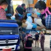 Kejaksaan Negeri Tasikmalaya didampingi Kejaksaan Negeri Banjar saat menggeledah gudang pupuk di Kecamatan Purwaharja Kota Banjar Kamis (3/7/2025). (Istimewa)