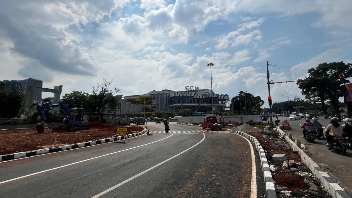 Simpang Daralon Cibinong Sudah Bisa Dilalui Pengendara, Meski Belum Serah Terima Resmi Situasi Simpang Daralon, di Jalan Raya Bogor, Cibinong, Kabupaten Bogor. Foto: Regi
