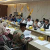 Komisi V DPRD Jabar rapat dengar pendapat dengan pakar pendidikan hingga Ombudsman, Senin (7/7).