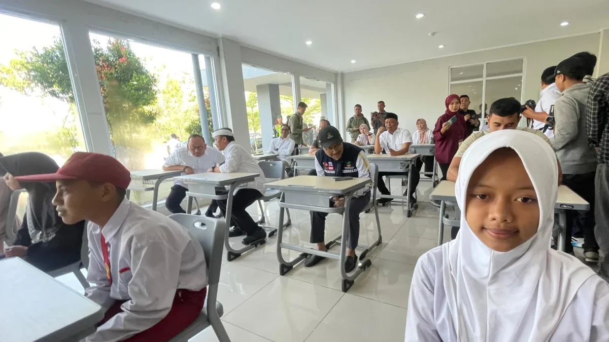 Sekolah Rakyat Ciwidey akan Miliki Gedung Permanen, 6 Kelas Sementara Telah Dibuka Menteri Sosial Saifullah Yusuf (Gus Ipul) pun saat mengunjungi lokasi Sekolah Rakyat sementara di Wisma Atlet SJH pada (29/5/2025). Foto Agi
