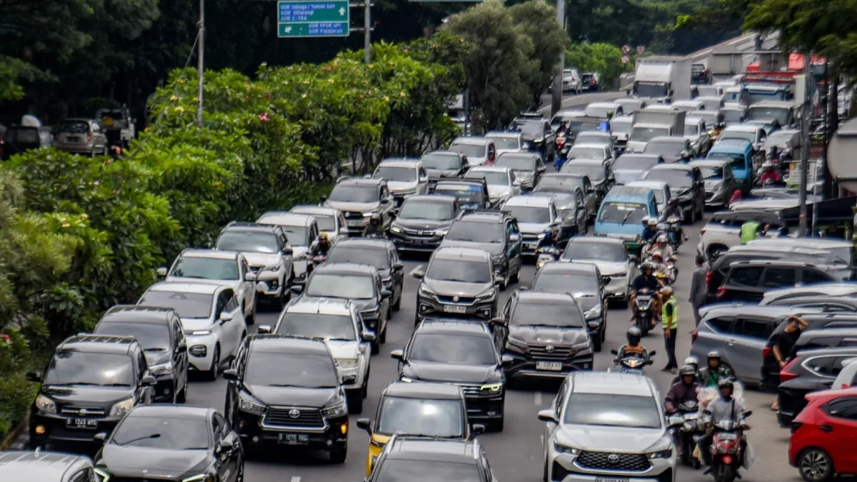 Ratusan kendaraan terjebak kemacetan di Kota Bandung beberapa waktu lalu. Foto: Dimas Rachmatsyah / Jabar Ekspres
