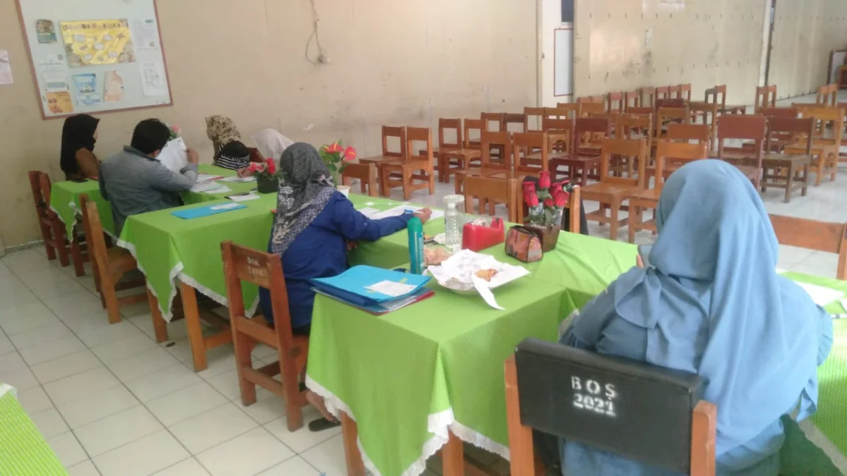 Proses Daftar Ulang di SMPN 8 KoTa Cimahi (mong)