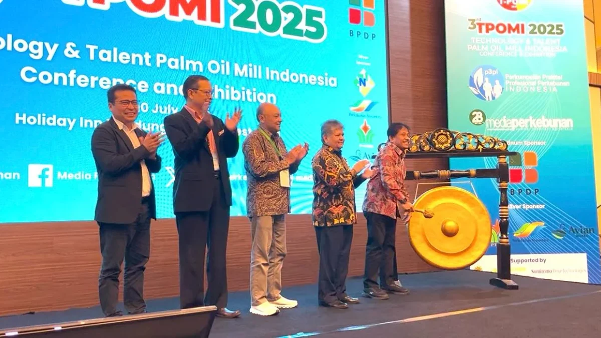 Bambang Deputi Karantina Tumbuhan, Badan Karantina Indonesia yang juga sebagai Pembina Media Perkebunan.