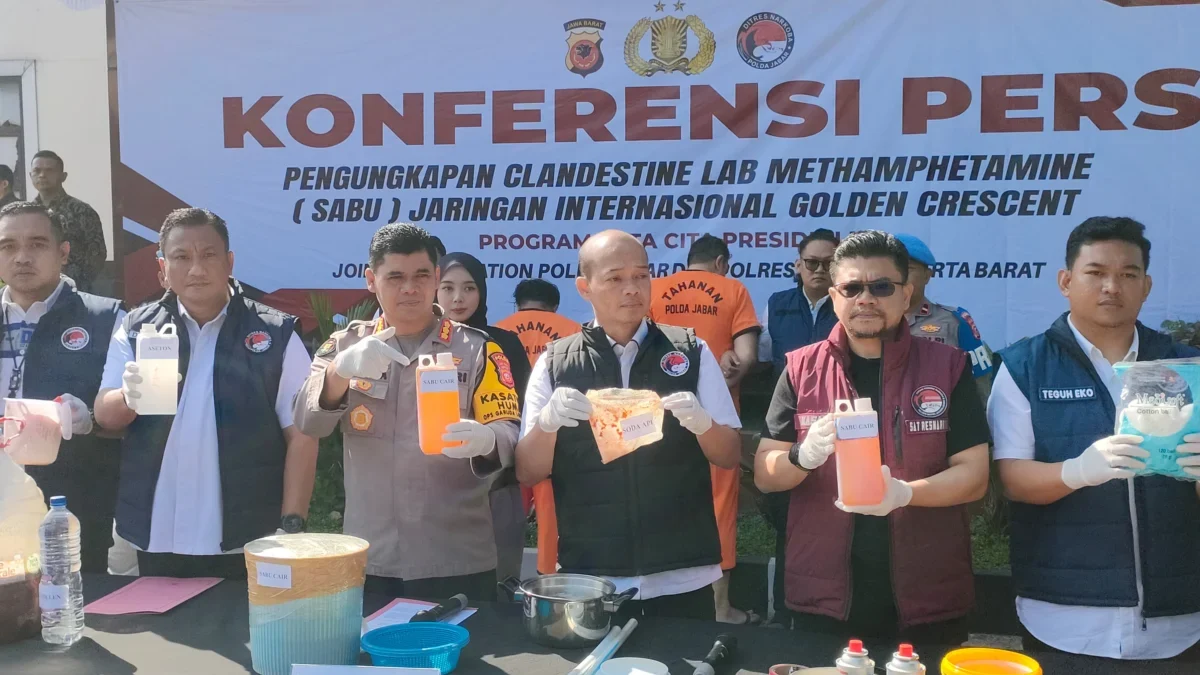 Dok. Pengungkapan kasus narkoba oleh jajaran Satres Narkoba Polda Jabar. Kamis (10/7). Foto. Sandi Nugraha.