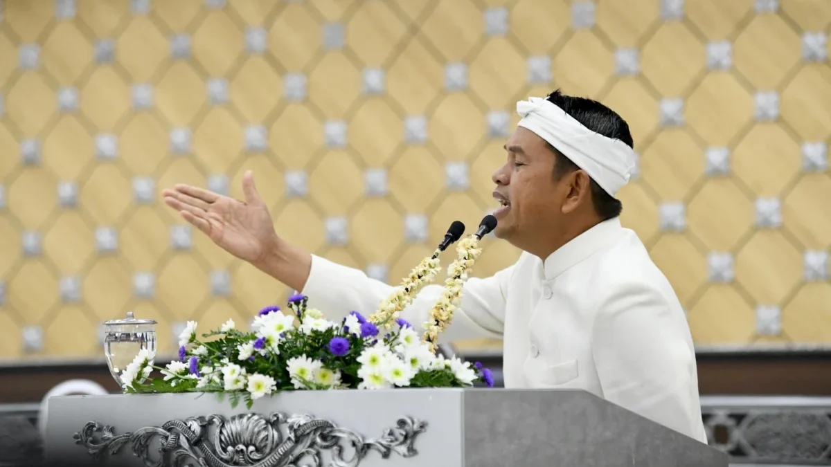 Tak Perlu Tunggu APBD, Dedi Mulyadi Langsung Belikan Meja Sekolah yang Kekurangan Buntut Penambahan Rombel