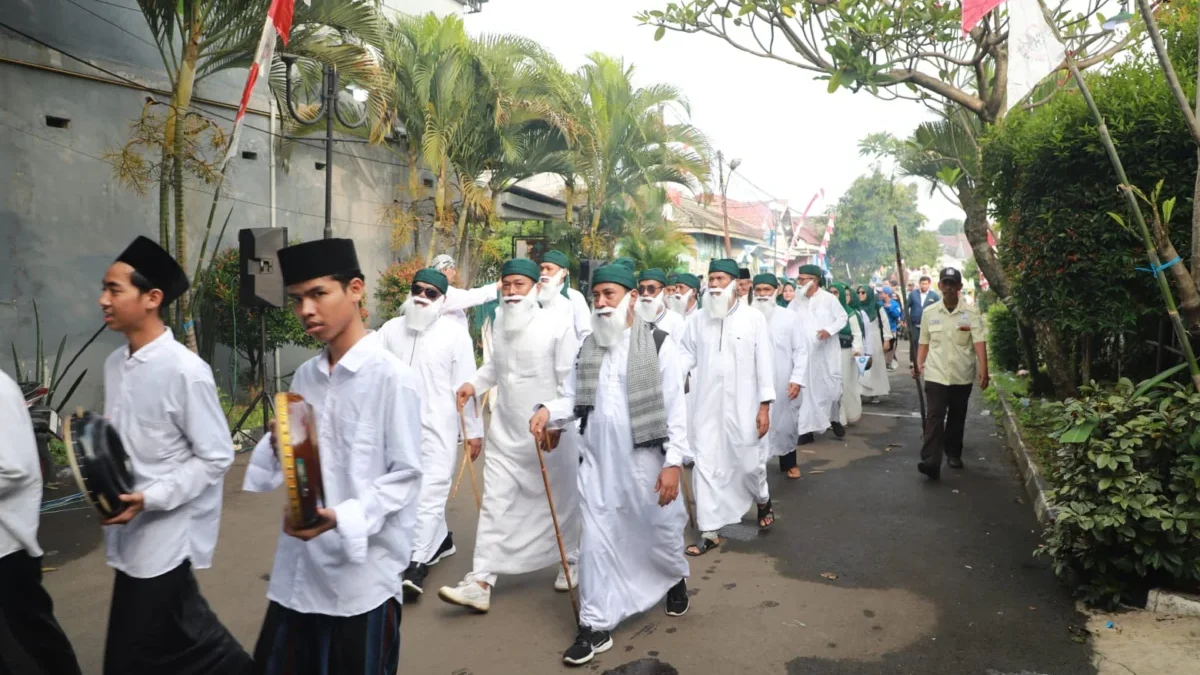 Sekda Kabupaten Bogor Melepas Pawai MTQ Kecamatan Cibinong Sekda Kabupaten Bogor Melepas Pawai MTQ Kecamatan Cibinong