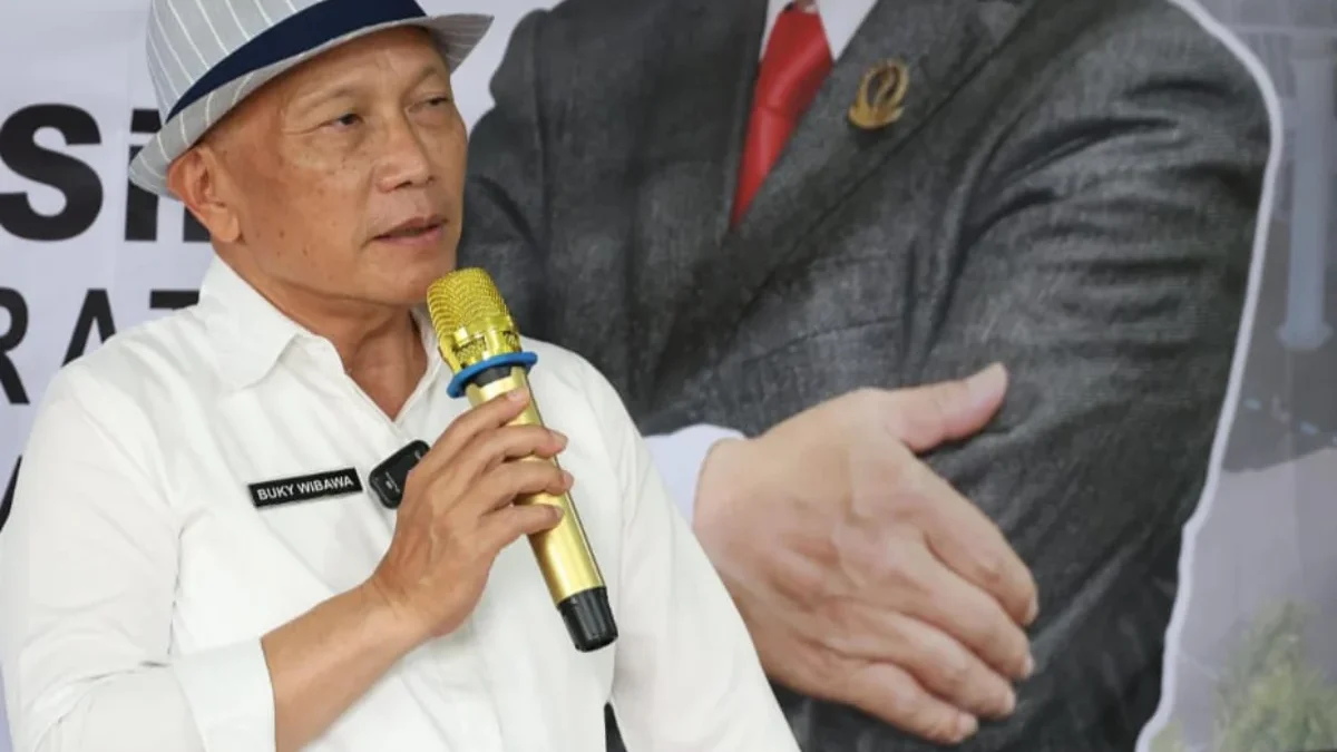 Ketua DPRD Jabar Buky Wibawa