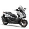 Makin Berkelas, Honda Forza tampil semakin berkelas berkat hadirnya panel meter TFT 5 inci, tambahan lampu bagasi, dan bekal pilihan warna baru. Karakter ekslusifnya kini semakin tegas untuk memberikan perjalanan penuh kebanggaan para pecinta skutik premium di Indonesia.