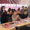 Dik. Preskon pers Polda Jabar terkait pengungkapan kasus pengadaan bayi jaringan internasional. Kamis (17/7). Foto. Sandi Nugraha.