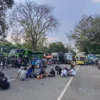 Kepung Gedung Sate, Bus Pariwisata Tuntut Cabut Larangan Study Tour!