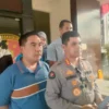 Kabid Humas Polda Jabar Kombes Pol Hendra Rochmawan saat umumkan 1 DPO kasus penjualan bayi jaringan internasi