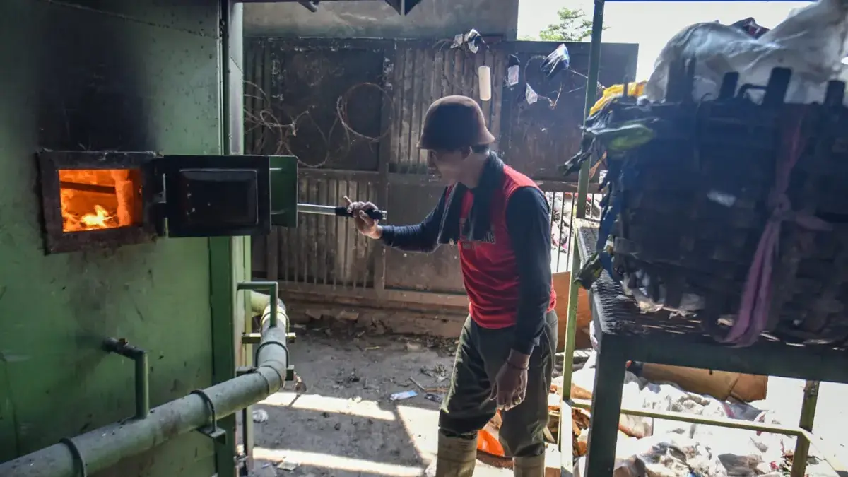 Menilik Progres Mesin Pengolahan Sampah Insinerator di Pasar Ciwastra