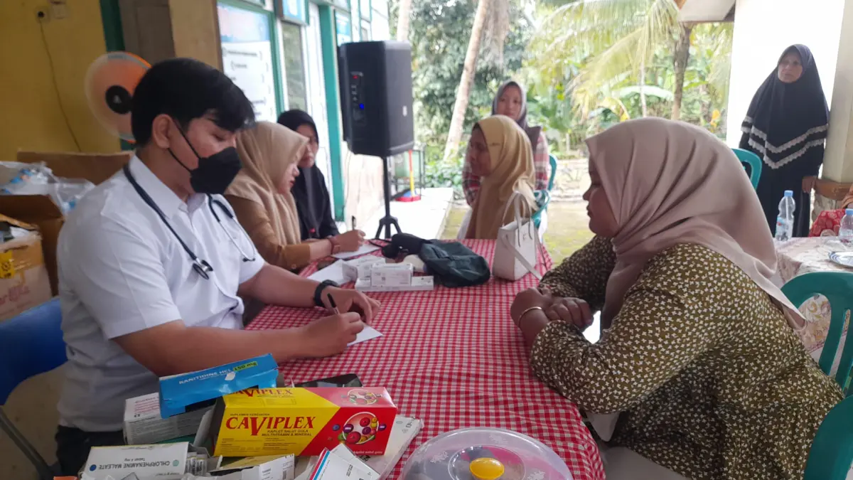 Hadirkan Dokter hingga Dusun Pohat, Tina Wiryawati Beri Harapan bagi Lansia Ciamis Pengobatan gratis di dua kecamatan terpencil di Kabupaten Ciamis, Senin dan Selasa (21-22/7/2025) dalam rangka